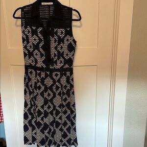 TRINA TURK 100% SILK Patterned Dress, size 6, black and navy